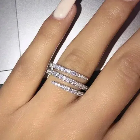 NEW 925 STERLING SILVER RING, CUTE RING, SHINY RING. - Picture 2 of 7